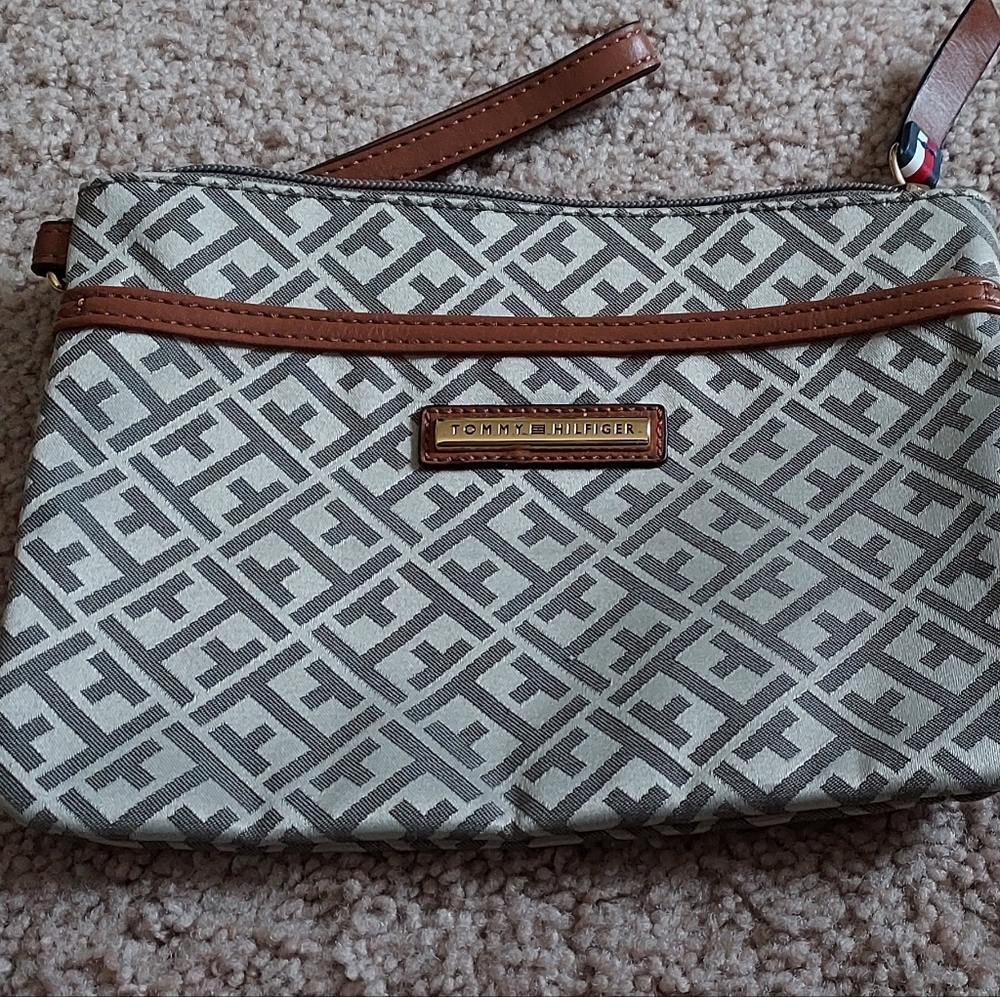 Tommy Hilfinger wristlet